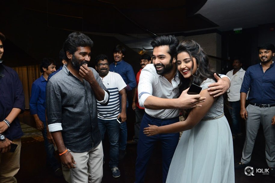 Vunnadhi-Okate-Zindagi-Movie-Pre-Release-Function